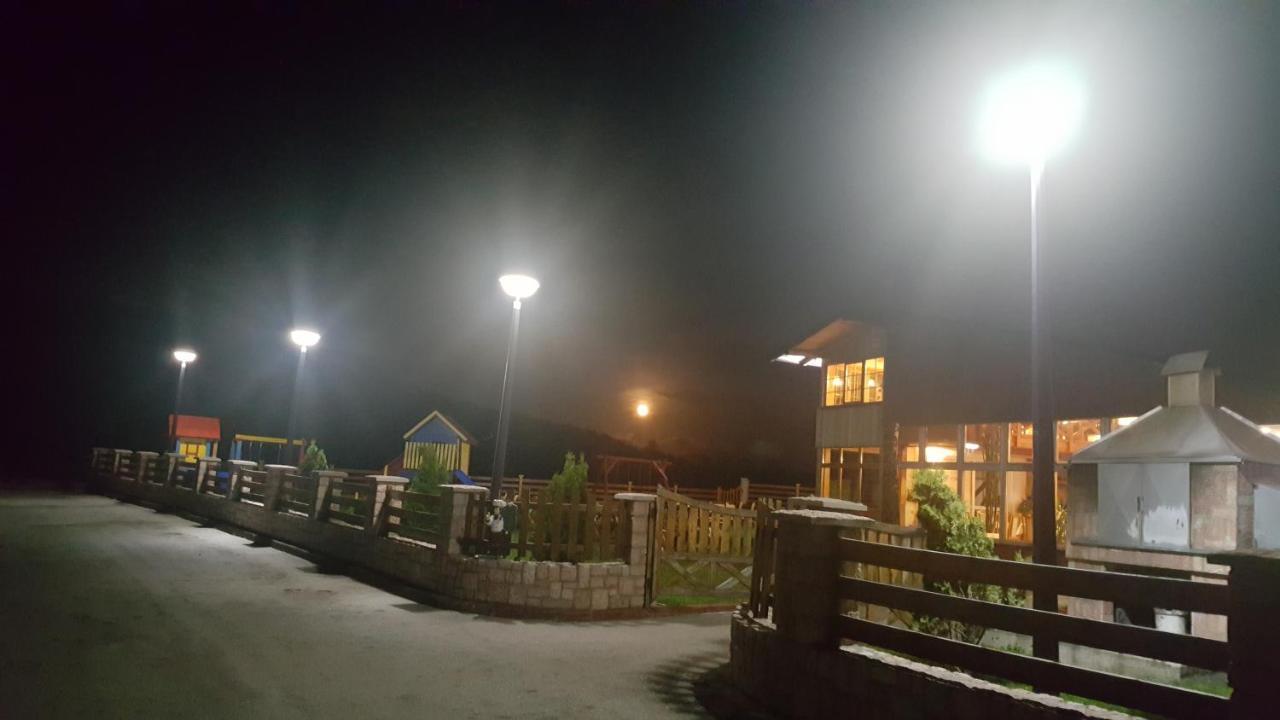 Отель Pansion I Restoran ,, Pogled" Han Pijesak Экстерьер фото